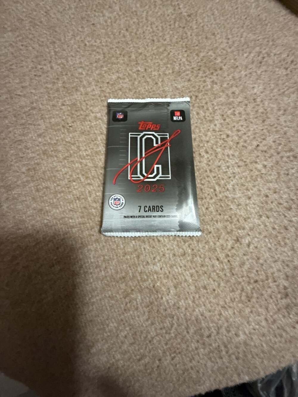 Topps Signature Class Football 2025 Trading Card Pack 7 Cards